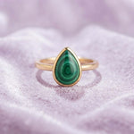 Elegant Green Malachite Teardrop Ring in Gold – Minimalist Statement Jewelry