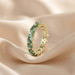 Elegant Green Gemstone Eternity Ring in Gold – Vintage-Inspired Stackable Band