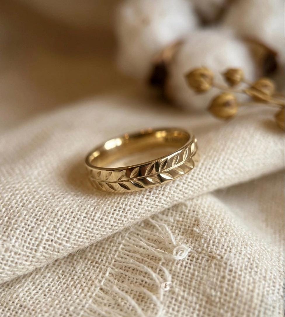 Engraved Leaf Band Ring, Minimalist Nature Inspired Wedding Band