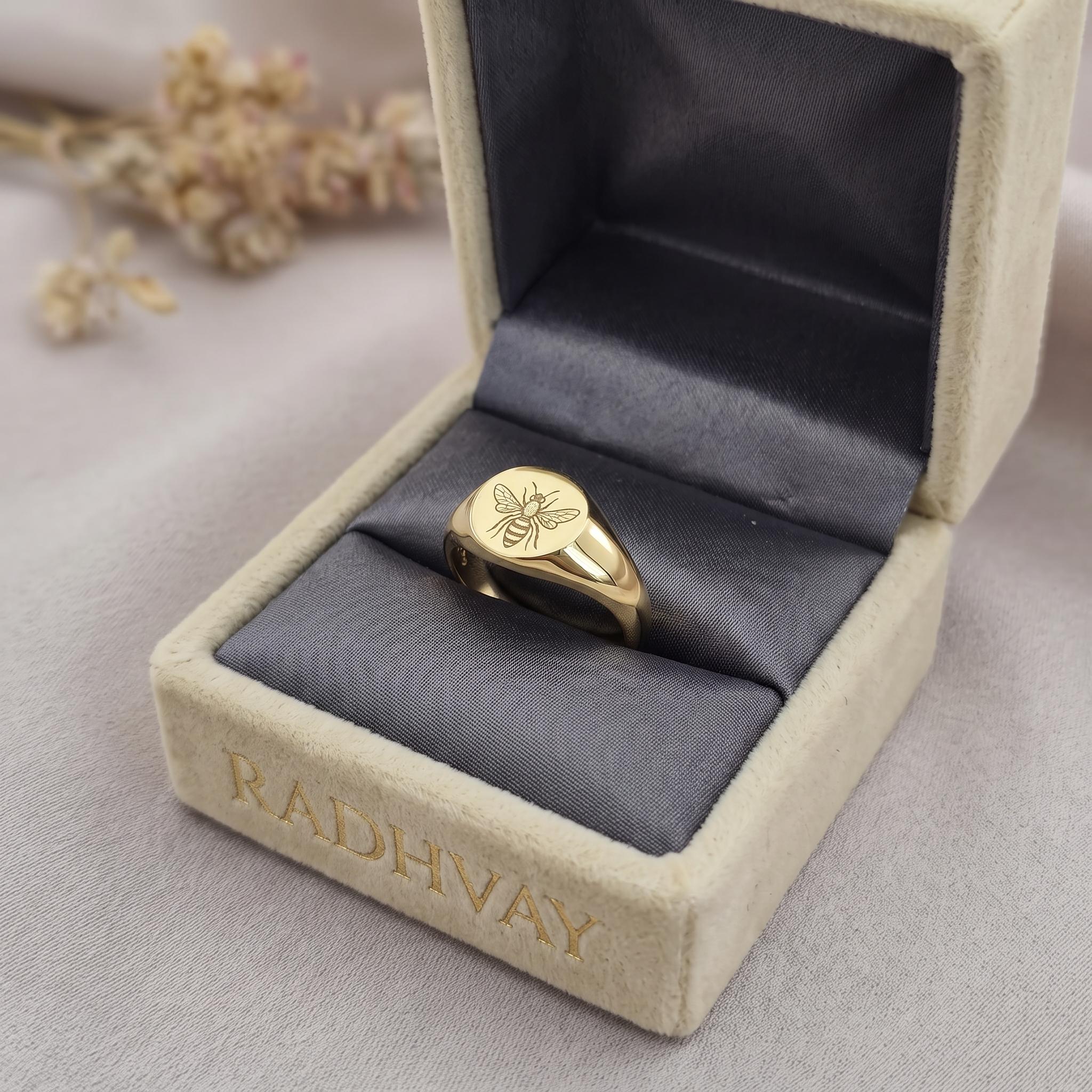 Gold Bee Signet Ring – Minimalist Honeybee Jewelry, Dainty Statement Ring