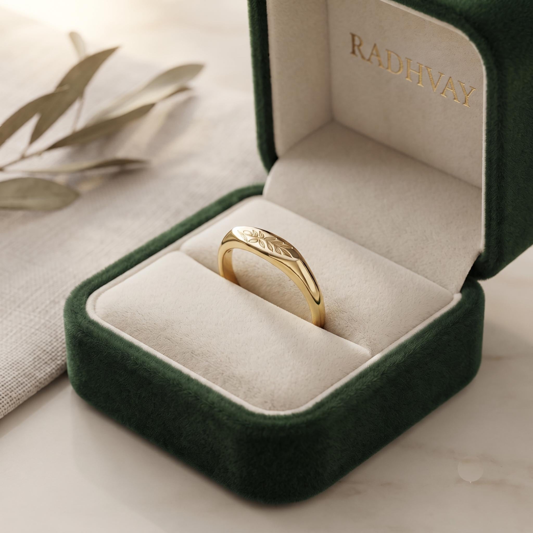 Minimalist Gold Band, Trendy Everyday Ring, Gift for Wife/Girlfriend, Dainty Gold Jewelry