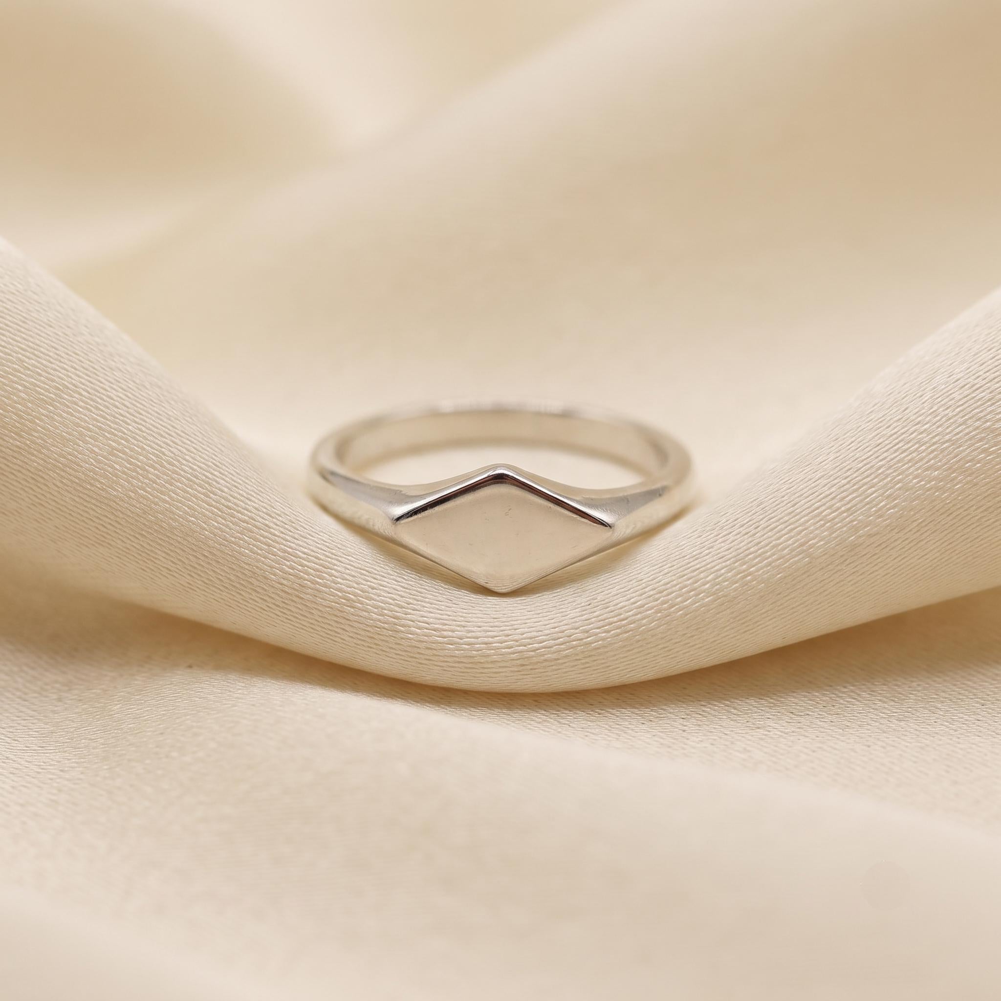 Minimalist Rhombus Signet Ring | Dainty Geometric Silver Band, Everyday Wear