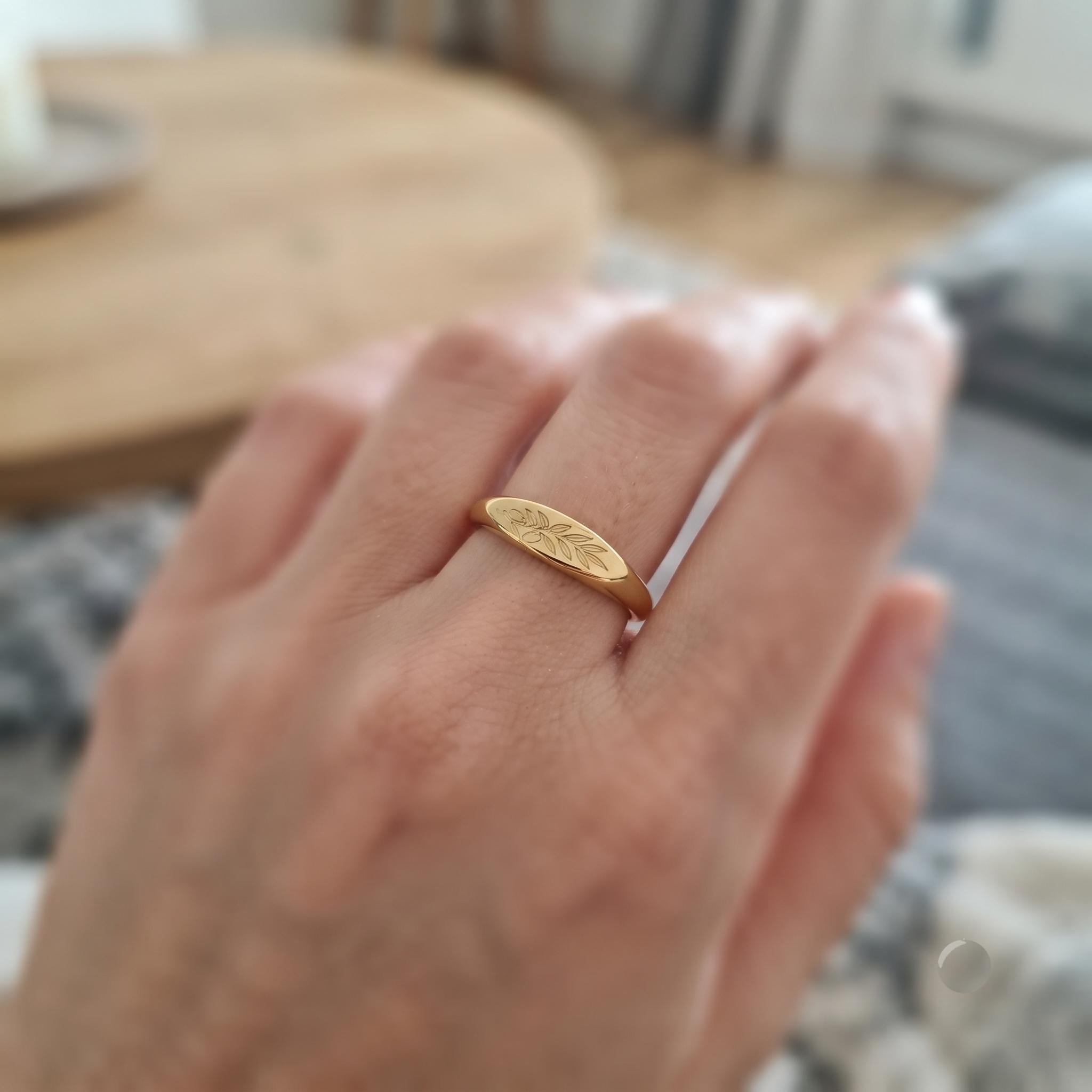 Minimalist Gold Band, Trendy Everyday Ring, Gift for Wife/Girlfriend, Dainty Gold Jewelry