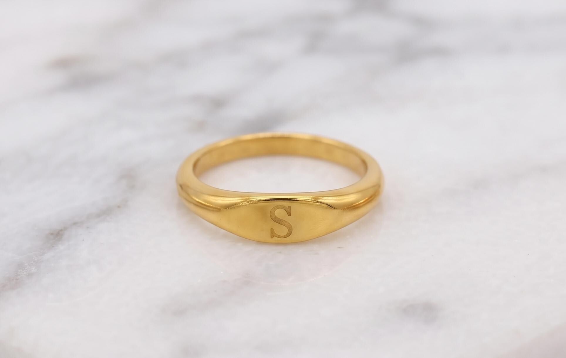 Personalized Initial Signet Ring – Dainty Minimalist Gold Band for Him/Her