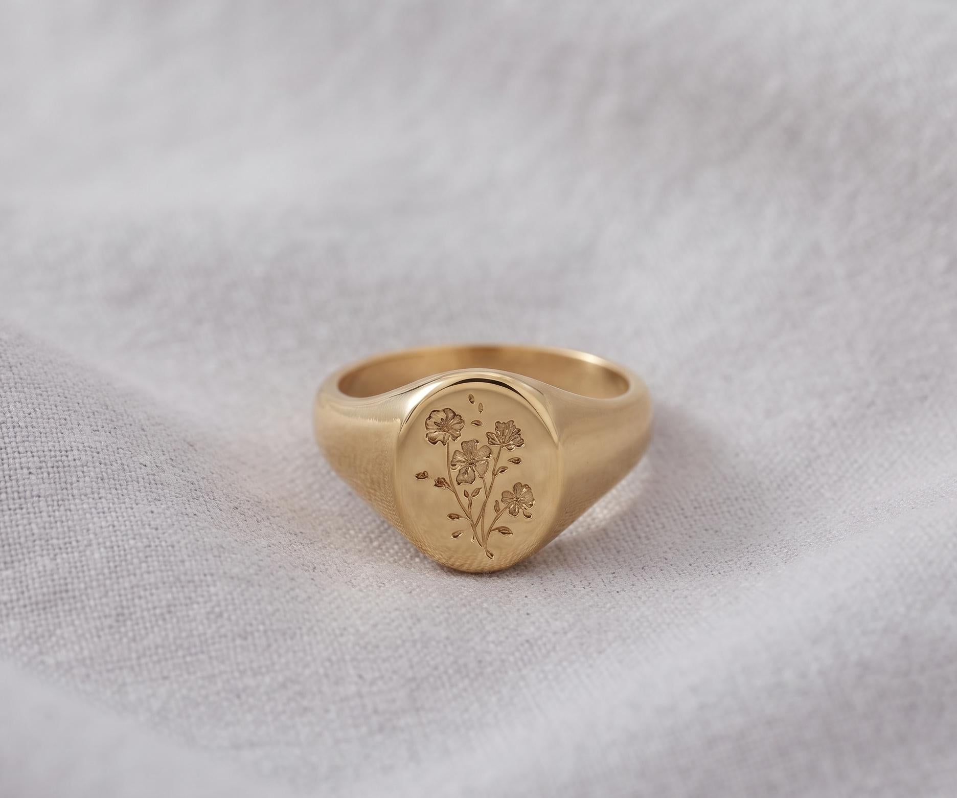 Gold Floral Signet Ring | Dainty Wildflower Botanical Engraving | Minimalist Nature Jewelry